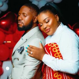 Congratulations In Order As Gospel Singers, Yinka Okeleye And Sunmisola Agbebi Gets Engaged (Video)1