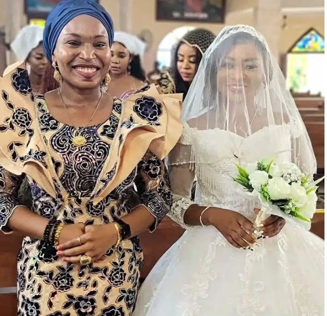 “My heart is full” – Nigerian woman excited as she gives out her adopted daughter’s hand in marriage 8 yrs after she came into her home as a nanny